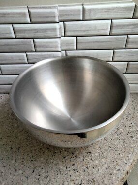 German Stainless Steel Insulated Serving Bowl